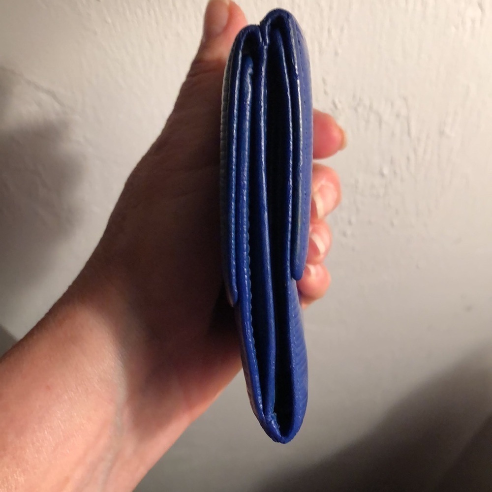 Louis Vuitton Blue Epi Bifold Wallet - Picture 4 of 9